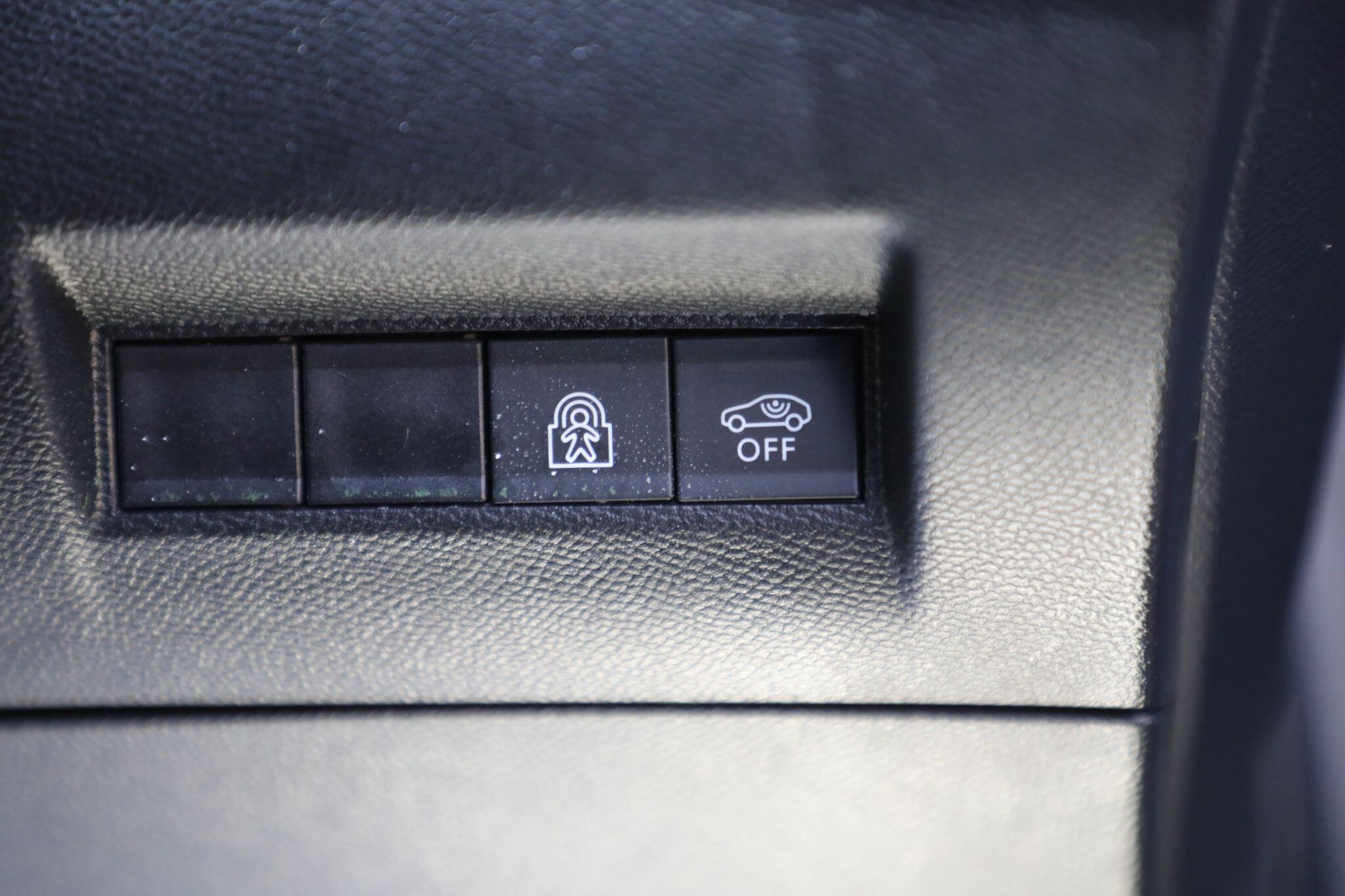 Large vehicle image